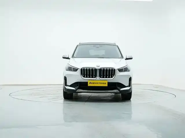 BMW X1 — фото 5
