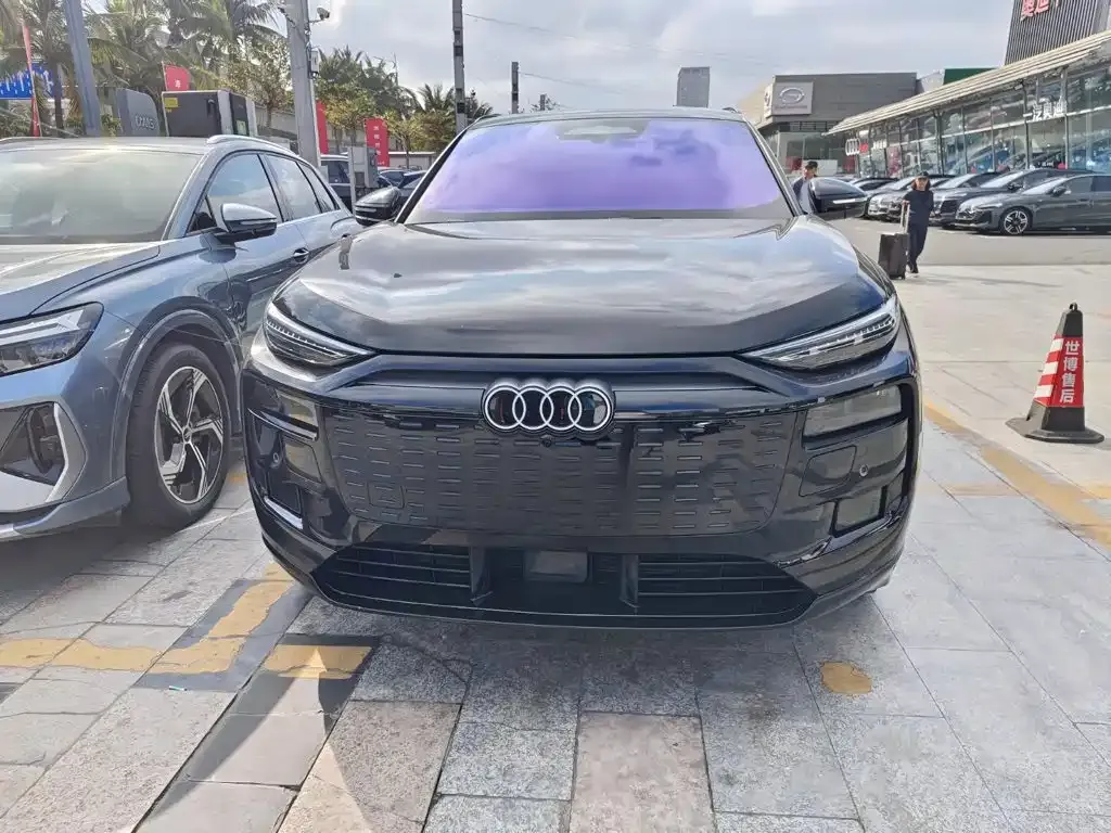 Audi Q6L e-tron — фото 7