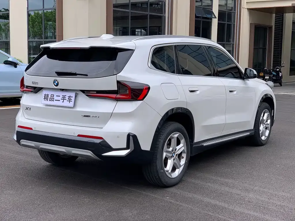 BMW X1 — фото 10
