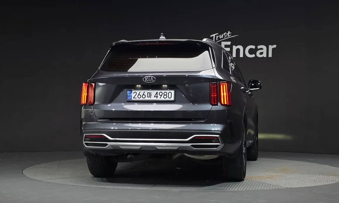 Kia Sorento — фото 10