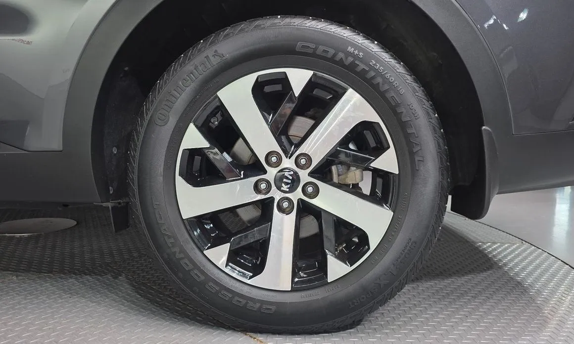 Kia Sorento — фото 9