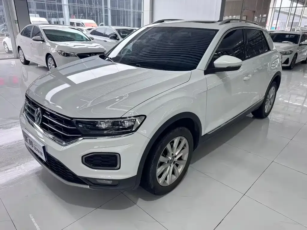 Volkswagen T-Roc — фото 1