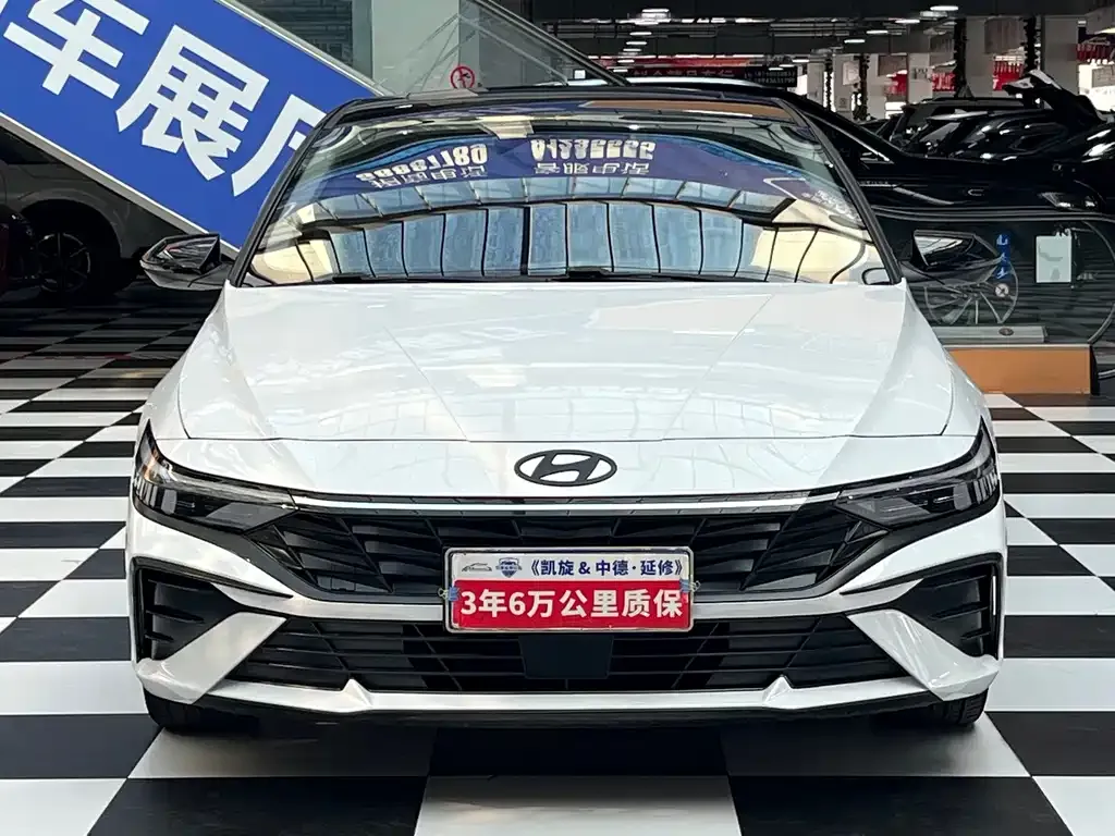 Hyundai Elantra — фото 3