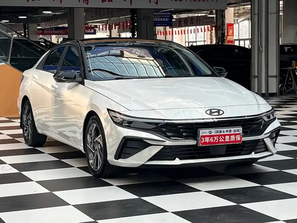 Hyundai Elantra — фото 5