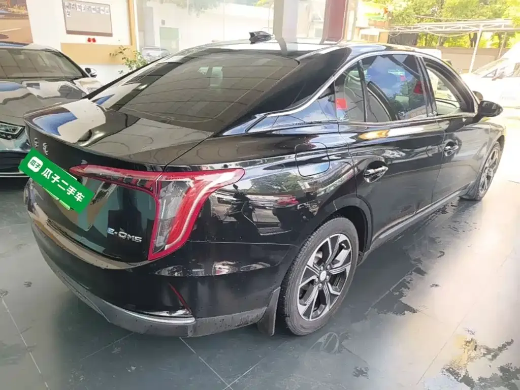 Hongqi E-QM5 — фото 5