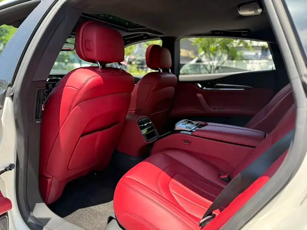 Maserati Quattroporte — фото 6