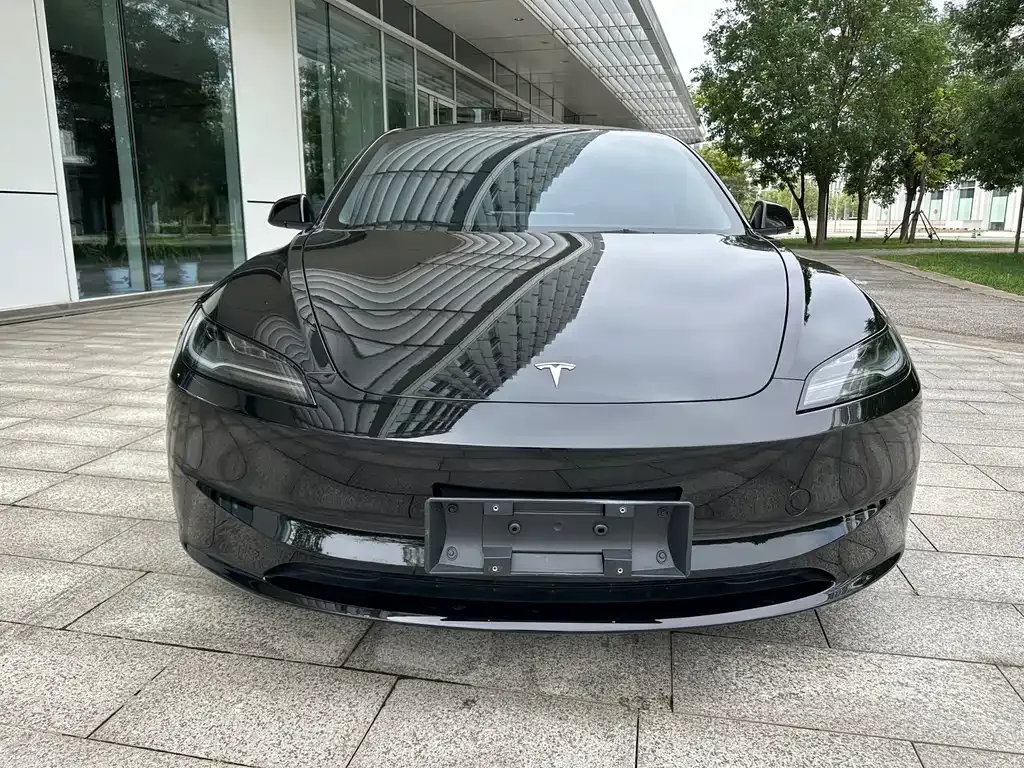 Tesla Model 3 — фото 5