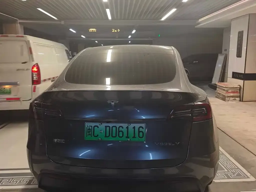 Tesla Model Y — фото 8