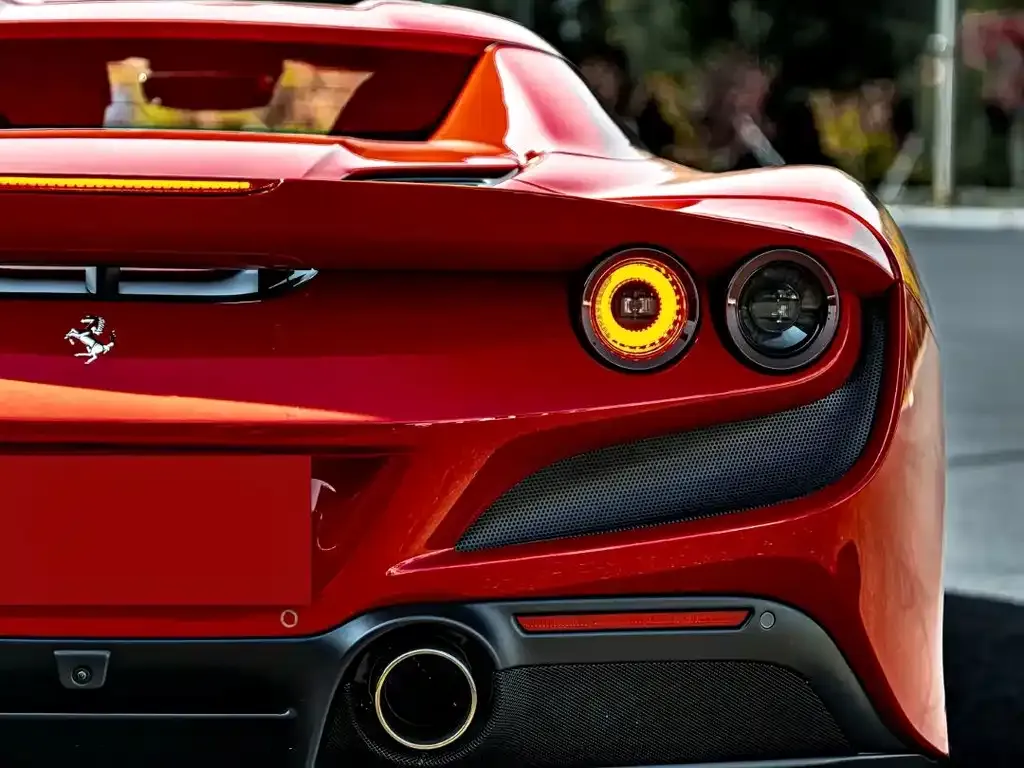 Ferrari F8 — фото 10