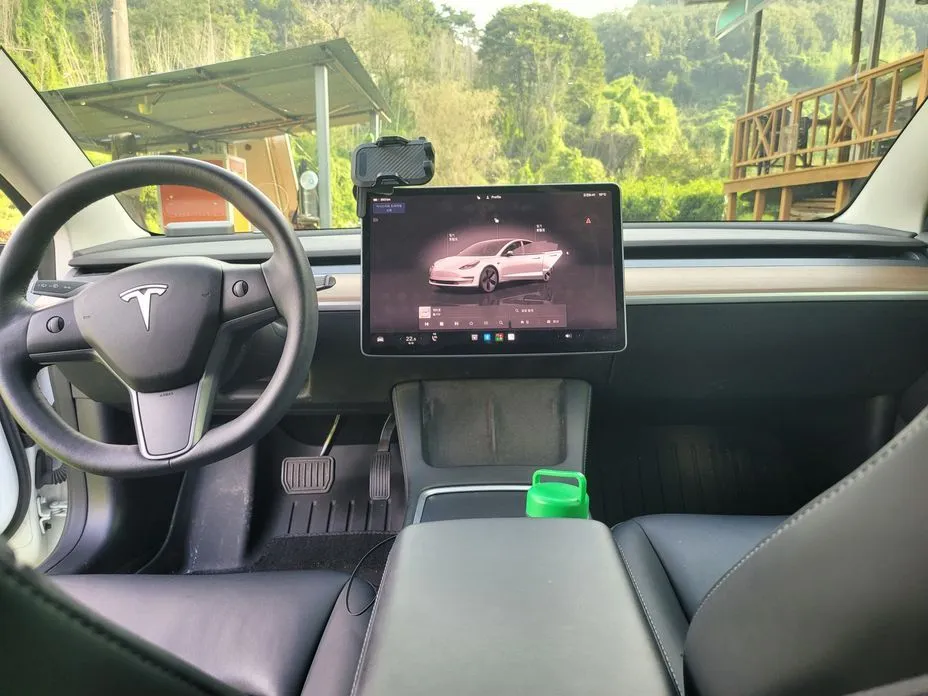 Tesla Model 3 — фото 4