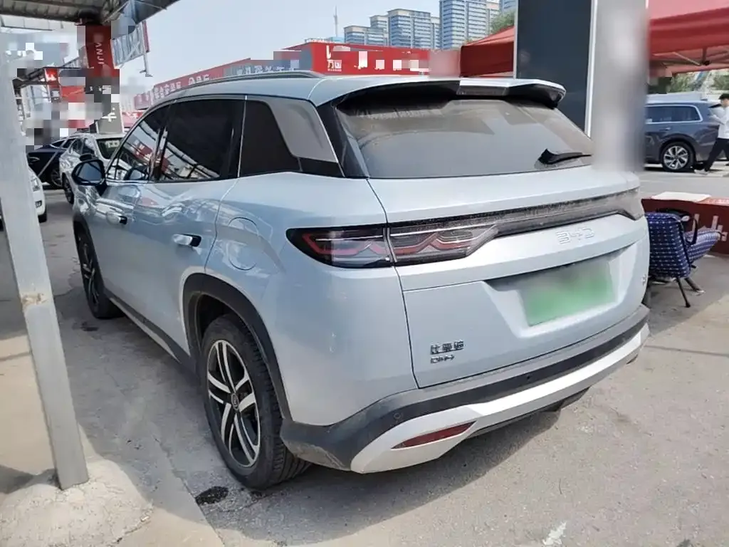 BYD L DM-i — фото 3