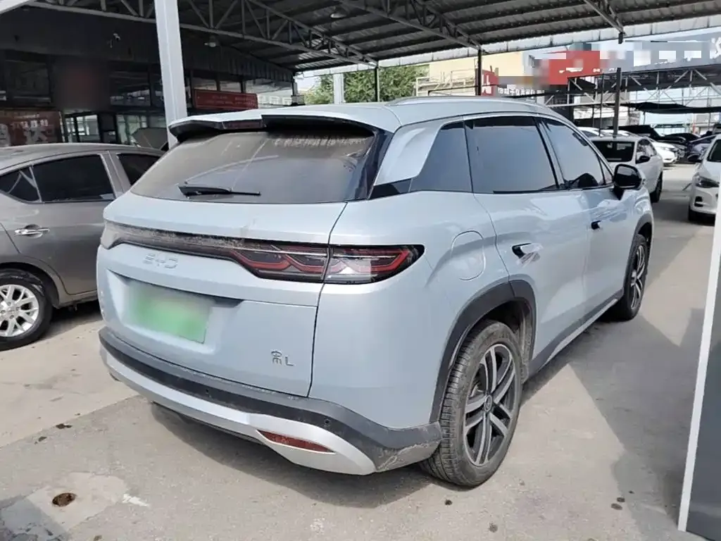 BYD L DM-i — фото 9