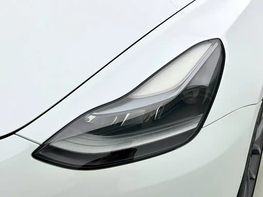 Tesla Model 3 — фото 6