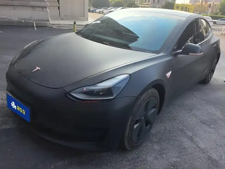Tesla Model 3 — фото 1