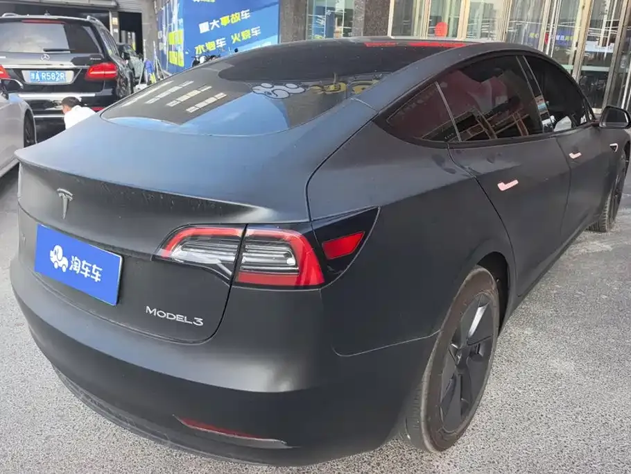 Tesla Model 3 — фото 10