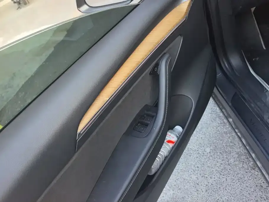 Tesla Model 3 — фото 3