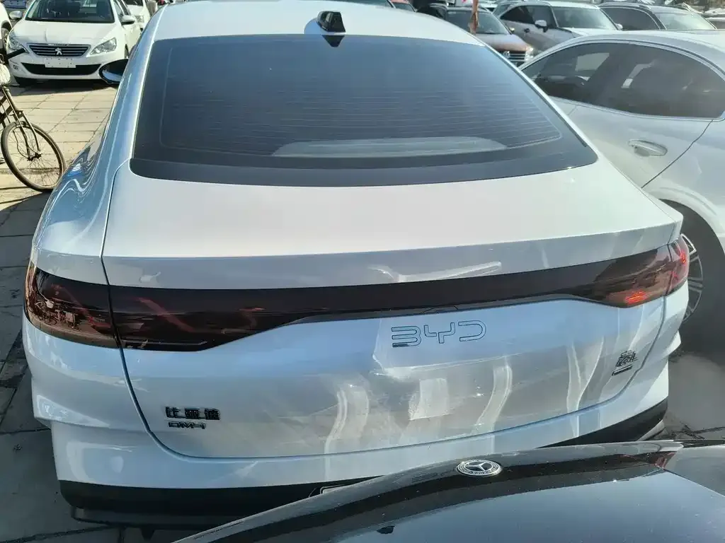 BYD Qin L — фото 9