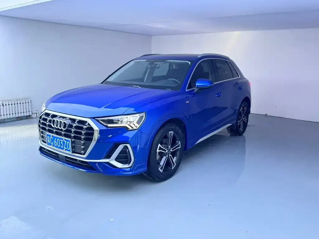 Audi Q3 — фото 1