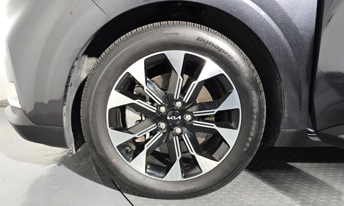 Kia Carnival — фото 10