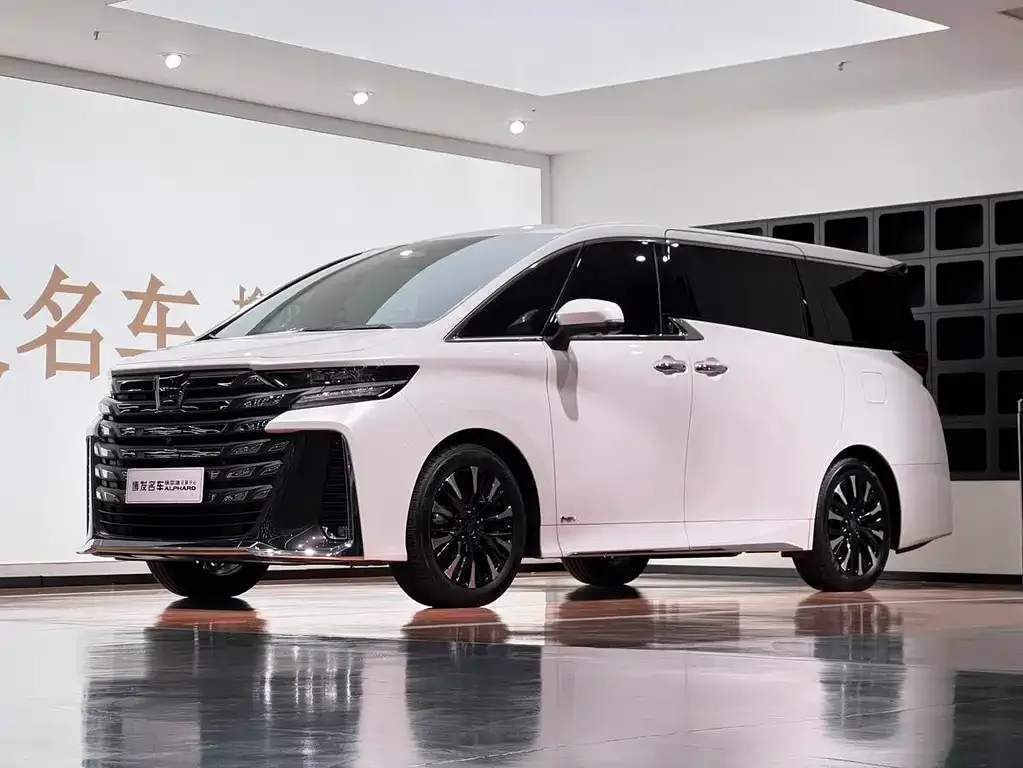 Toyota Vellfire — фото 1