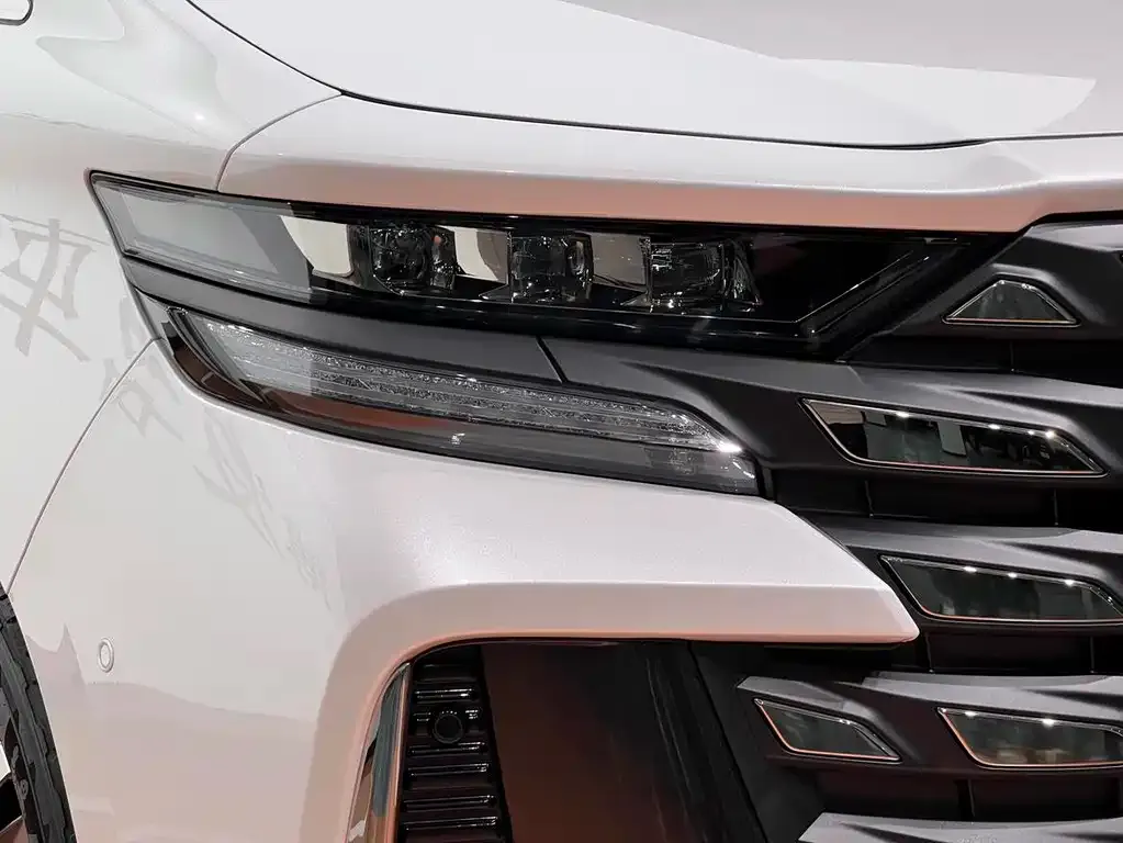 Toyota Vellfire — фото 8