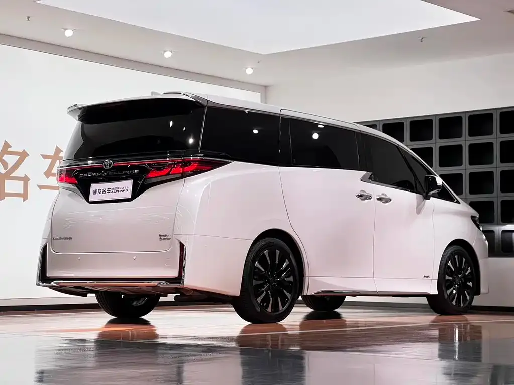 Toyota Vellfire — фото 4