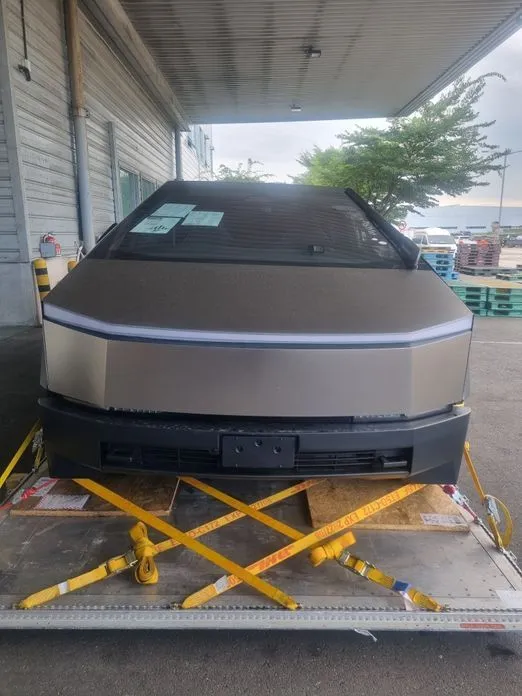 Tesla Cybertruck — фото 1