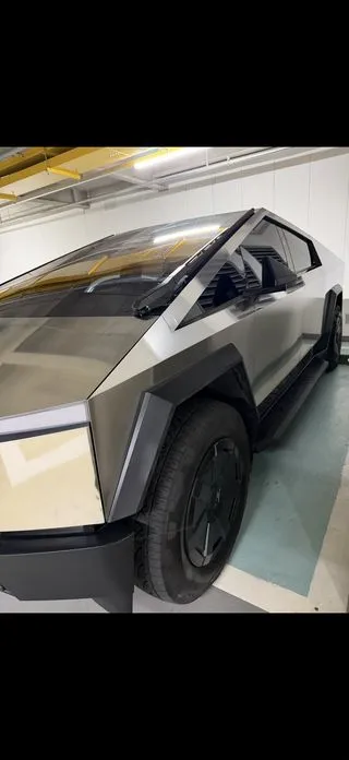 Tesla Cybertruck — фото 10