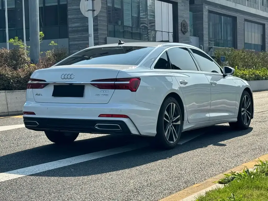 Audi A6L — фото 5