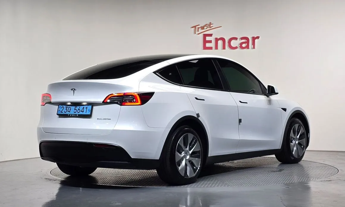 Tesla Model Y — фото 5