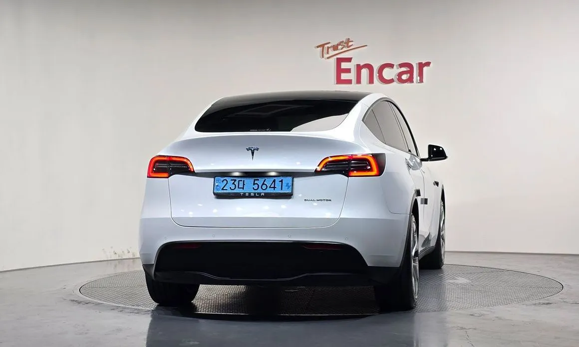Tesla Model Y — фото 4