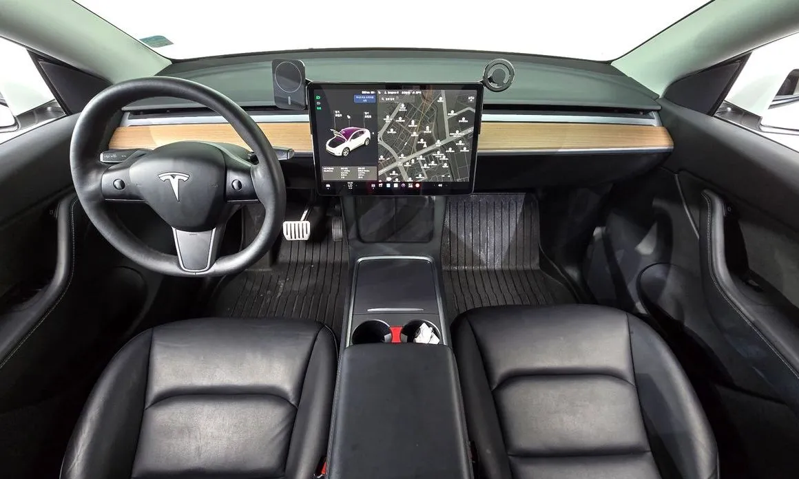 Tesla Model Y — фото 9