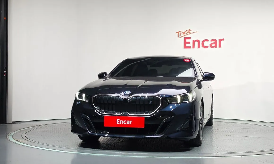 BMW i5 — фото 2