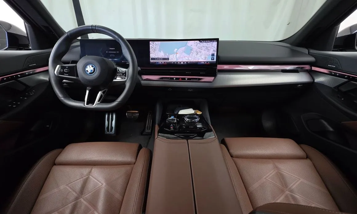 BMW i5 — фото 8