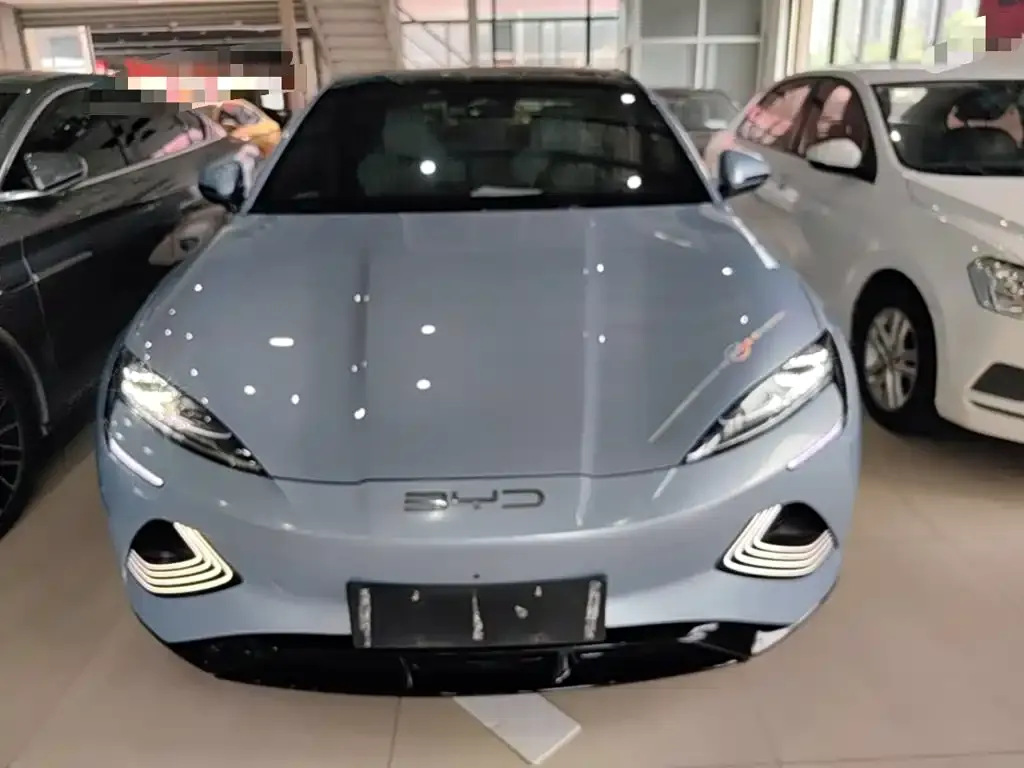BYD Seal — фото 4