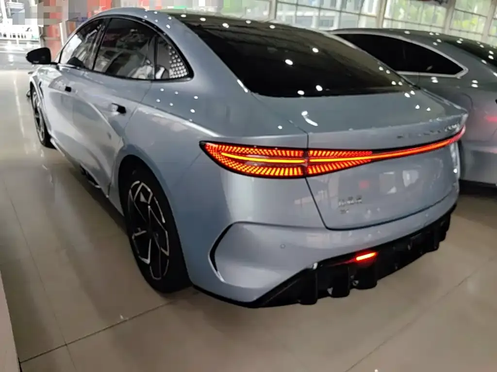 BYD Seal — фото 6