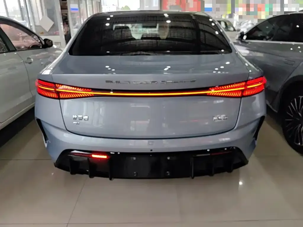 BYD Seal — фото 7