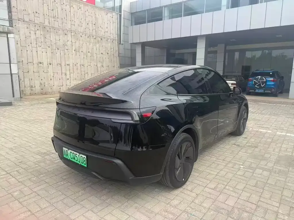 Tesla Model Y — фото 4