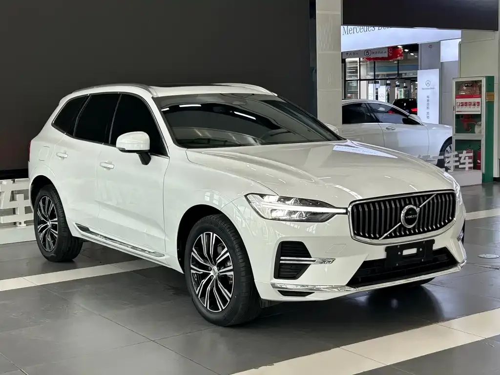 Volvo XC60 — фото 5