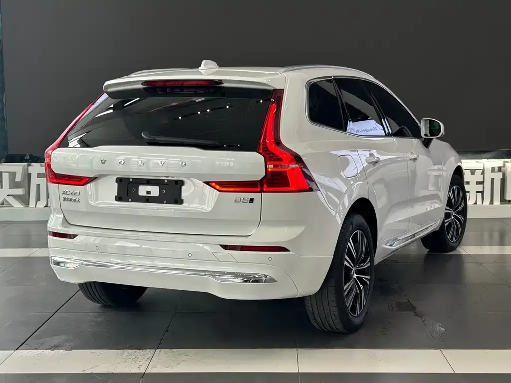 Volvo XC60 — фото 3