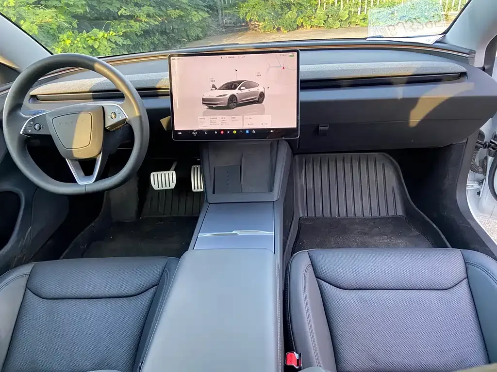 Tesla Model 3 — фото 9