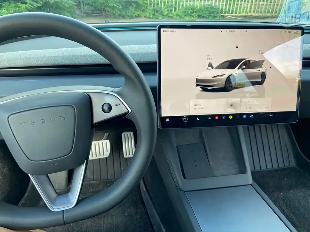 Tesla Model 3 — фото 2