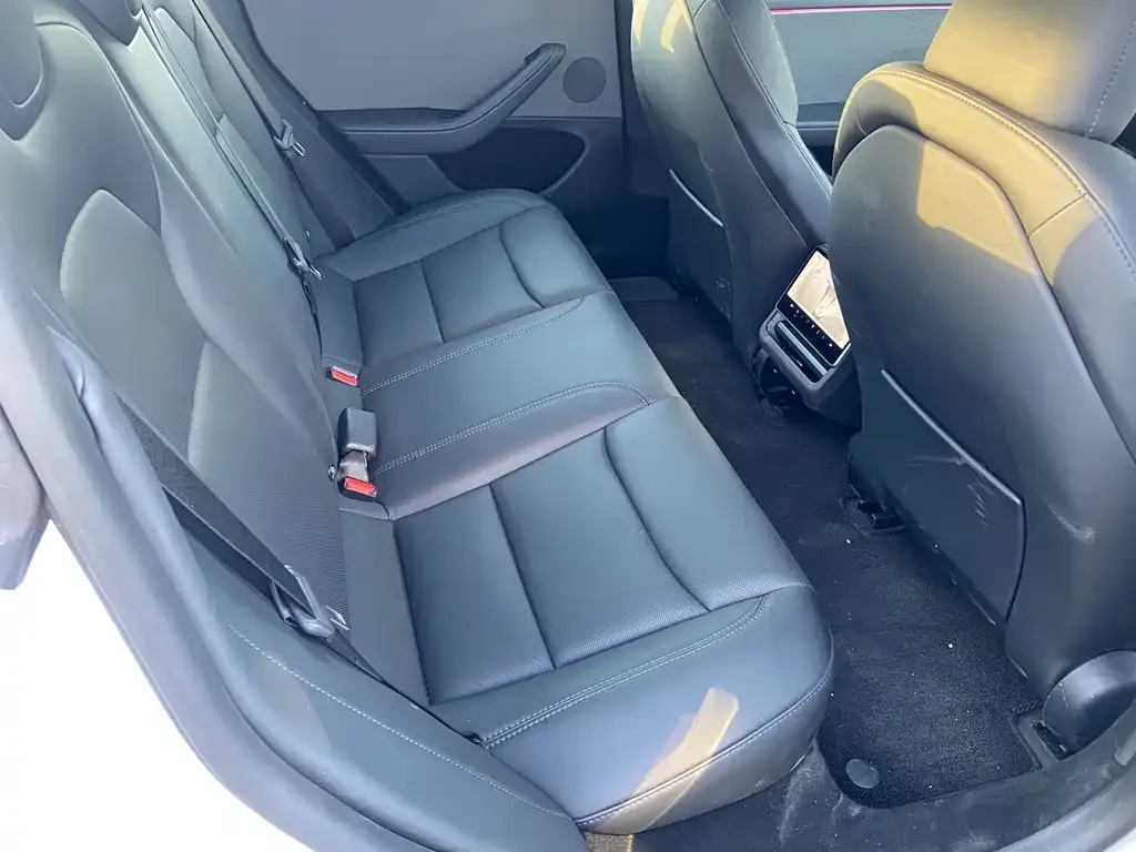 Tesla Model 3 — фото 6