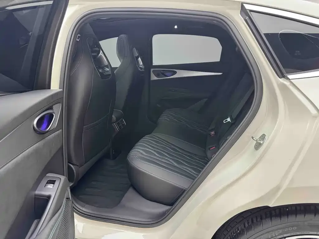 BYD Seal 06 — фото 10