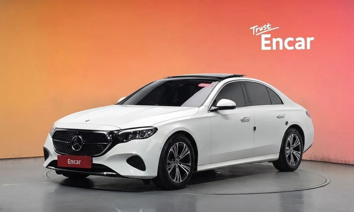 Mercedes-Benz E-Class — фото 1