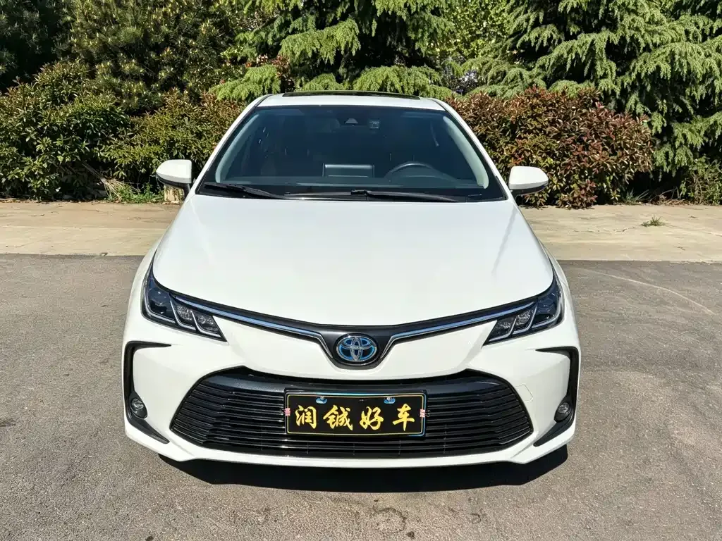 Toyota Corolla — фото 5