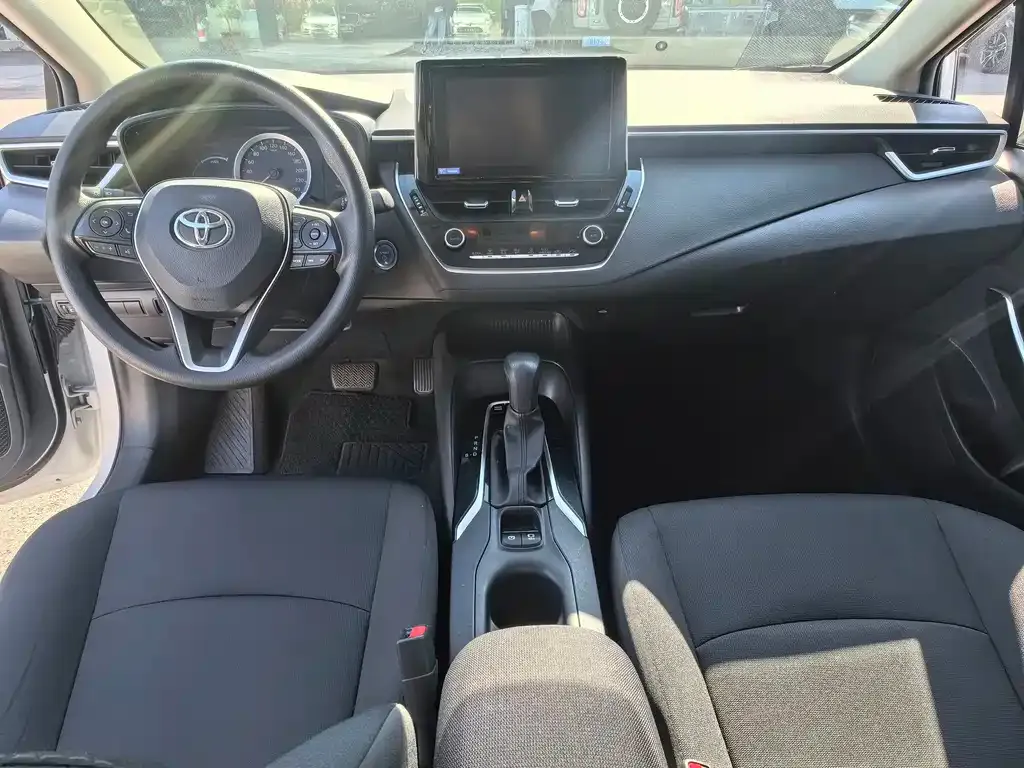 Toyota Corolla — фото 4