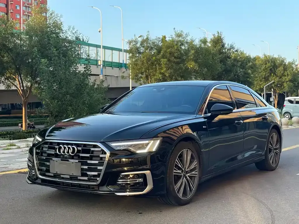 Audi A6L — фото 1