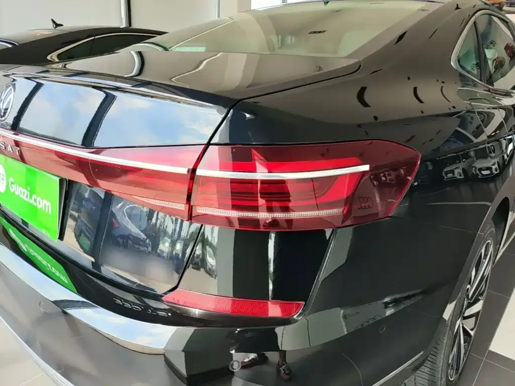 Volkswagen Passat — фото 6