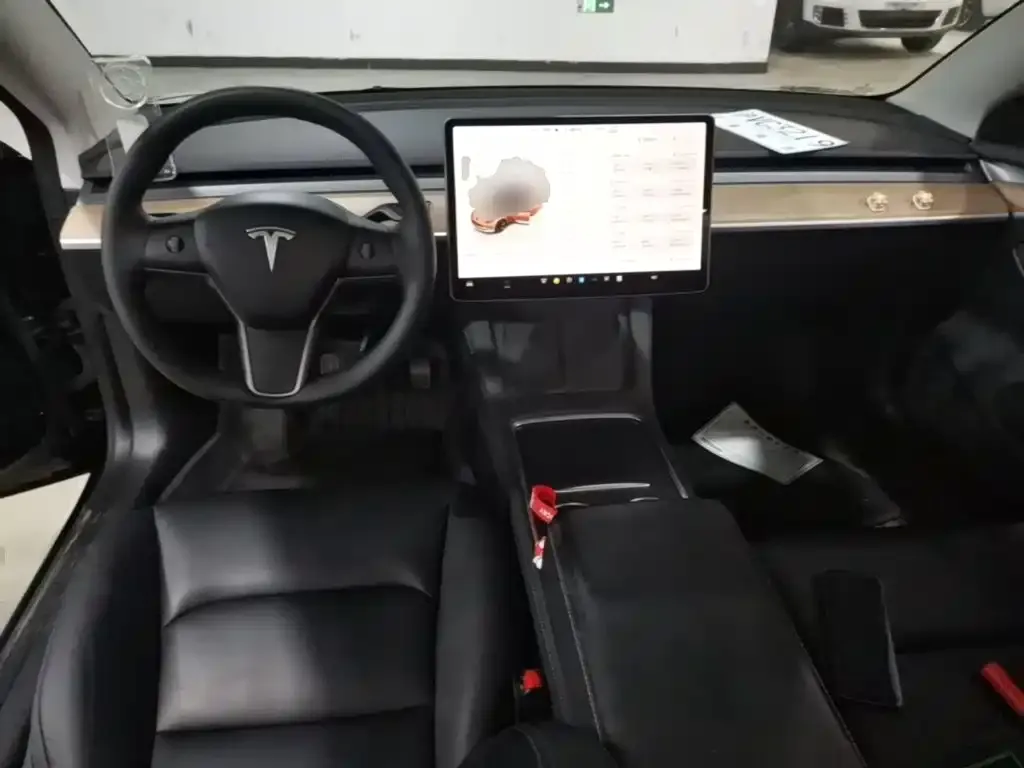 Tesla Model 3 — фото 8